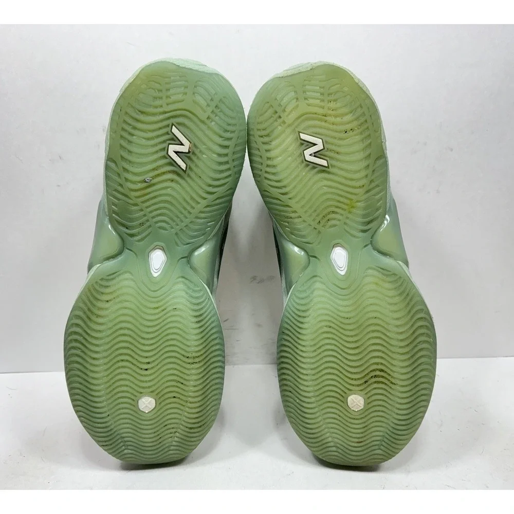 New Balance Fresh Foam BB V3 Green Mens Size 13 2E Wide Basketball Shoes